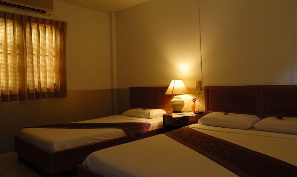 Thong Takian Resort 4/21