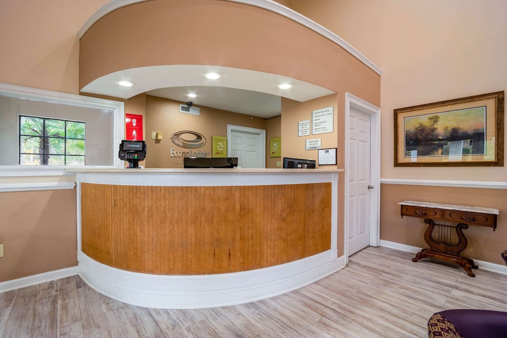 Econo Lodge Inn & Suites Cayce I-26 Airport 5/32