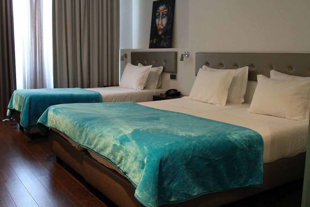 Lazza Hotel 11/45
