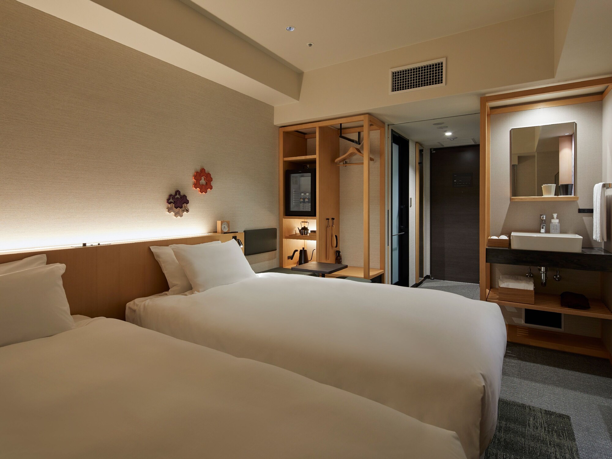 SUPERIOR, TWIN BEDS