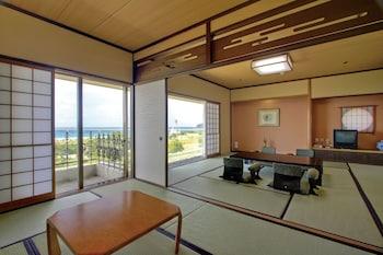 Japanese, Scenic, Family, Ocean View, Large