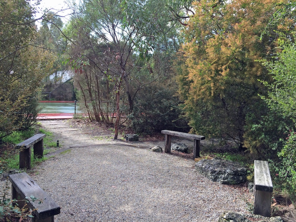 Split Point Cottages 22/24