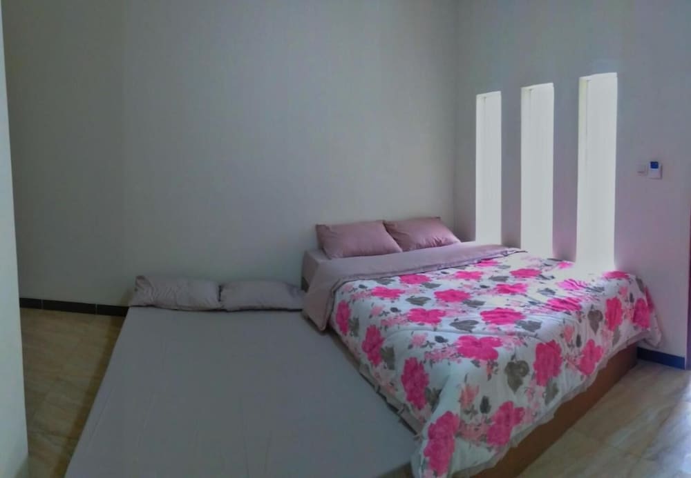 Satya Graha Hotel 25/79
