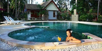 Phalarn Inn Resort 9/57