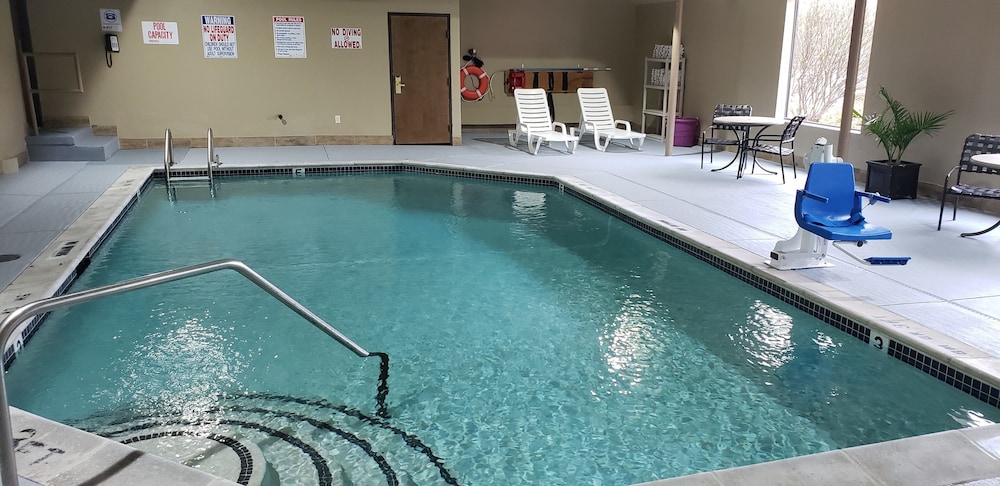 Baymont By Wyndham Belleville Airport Area 3/33