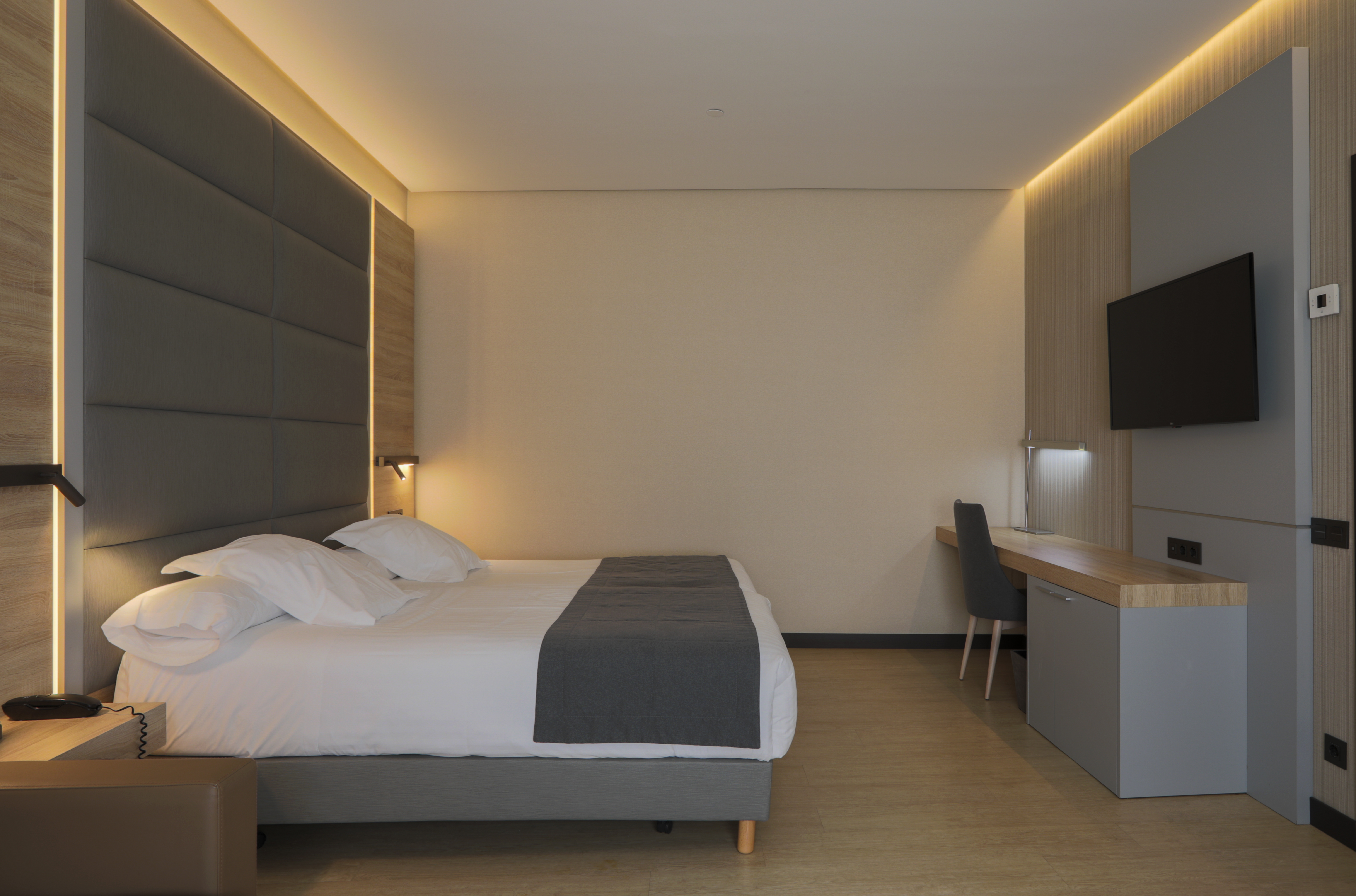 Room, Quintuple