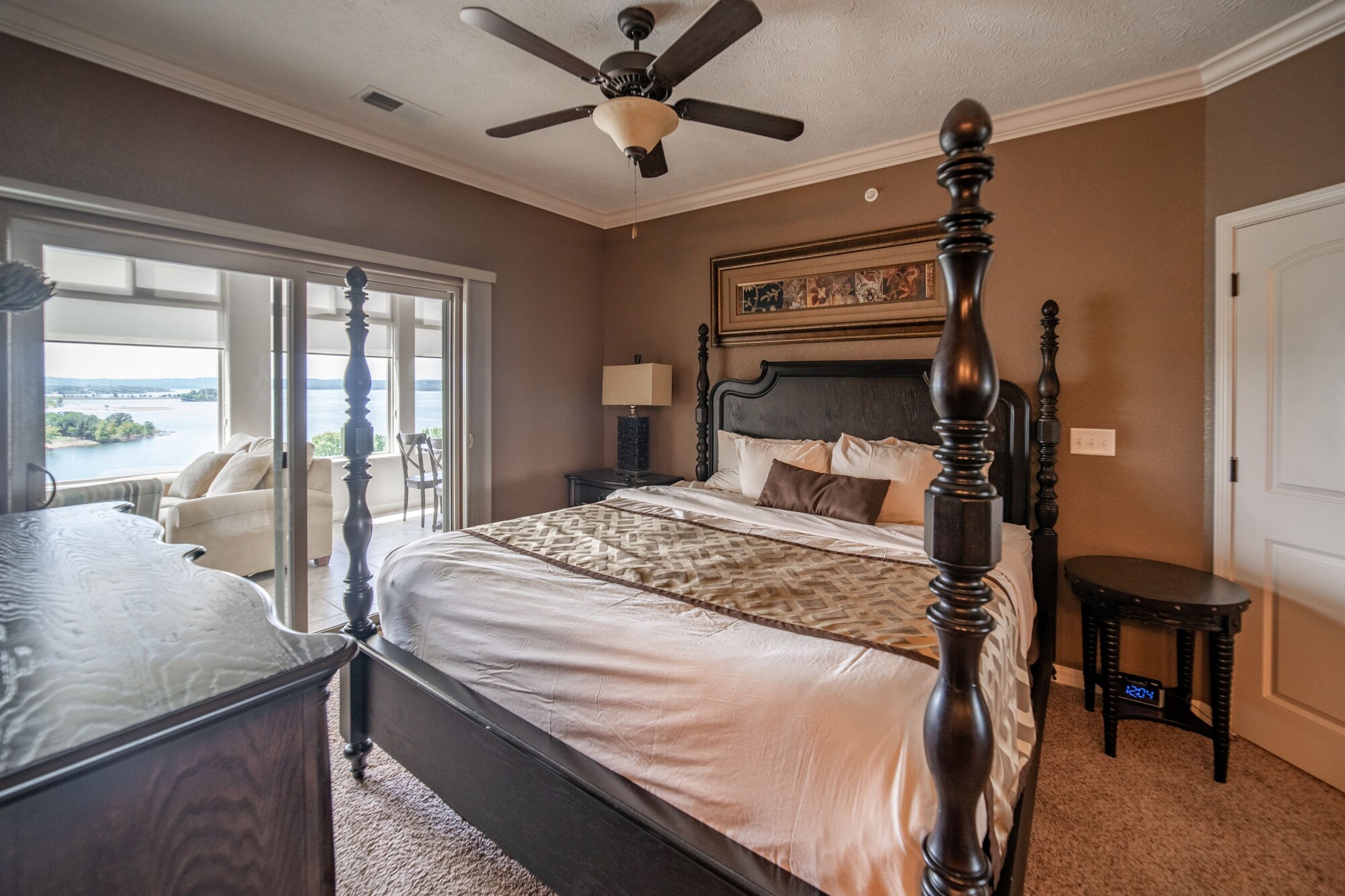 2 Bedrooms, Condo, Luxury, 2 King Beds, Lake Side, Lake View, Sofa
