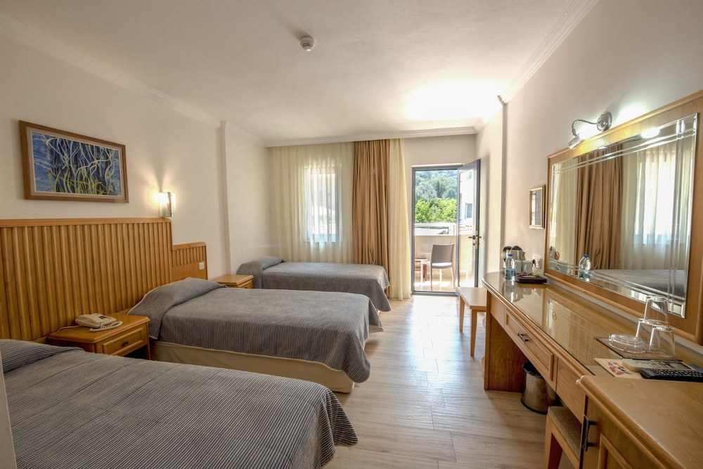 Belcehan Deluxe Hotel 11/50