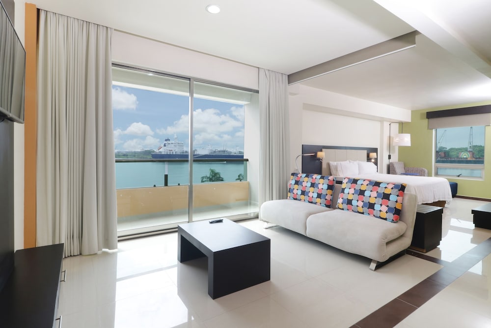 Holiday Inn Express Tuxpan 53/78