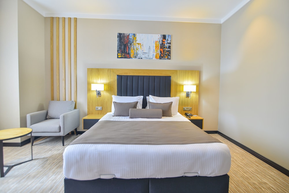 Serenity Comfort Hotel 12/41