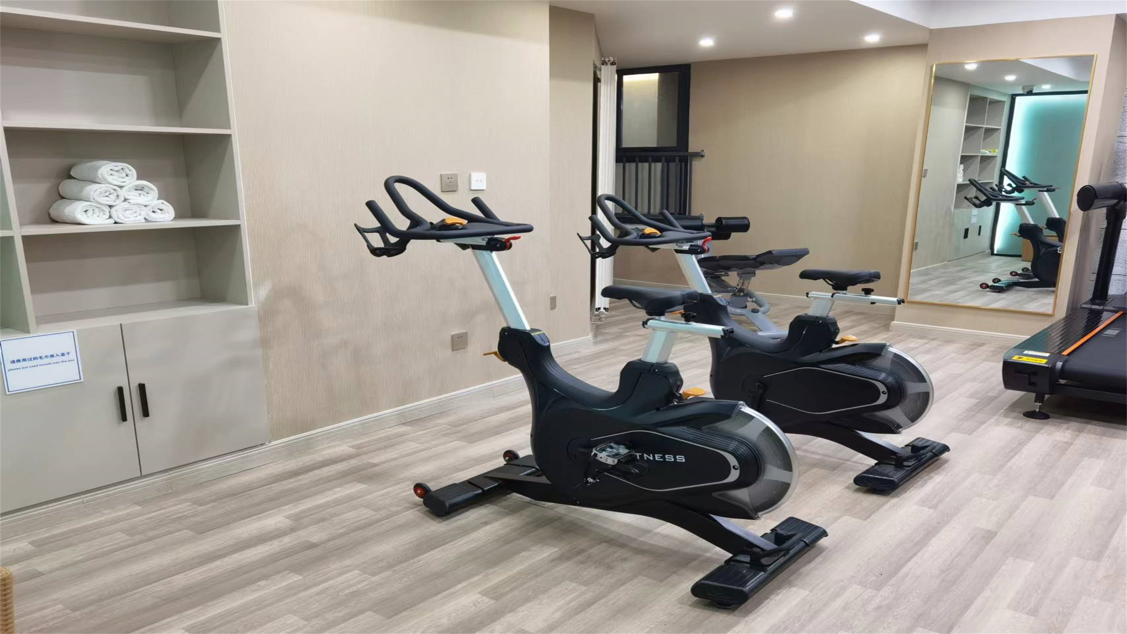 HOLIDAY INN EXPRESS ZHANGJIAKOU PARK VIEW 32/50