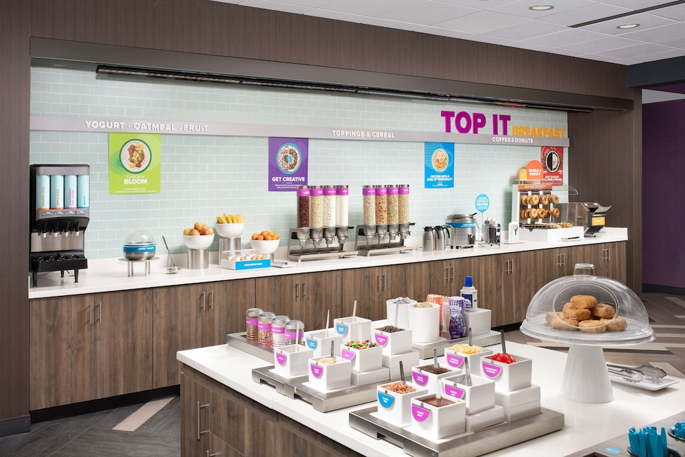 restaurant cafeteria
