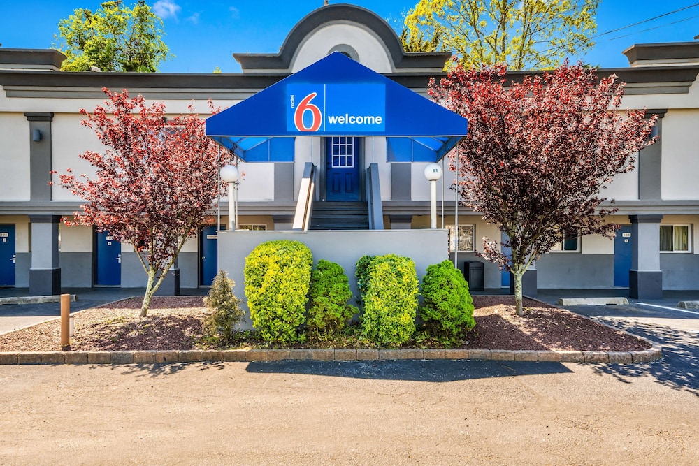 Motel6 Toms River, NJ - Near Seaside Heights 63/69