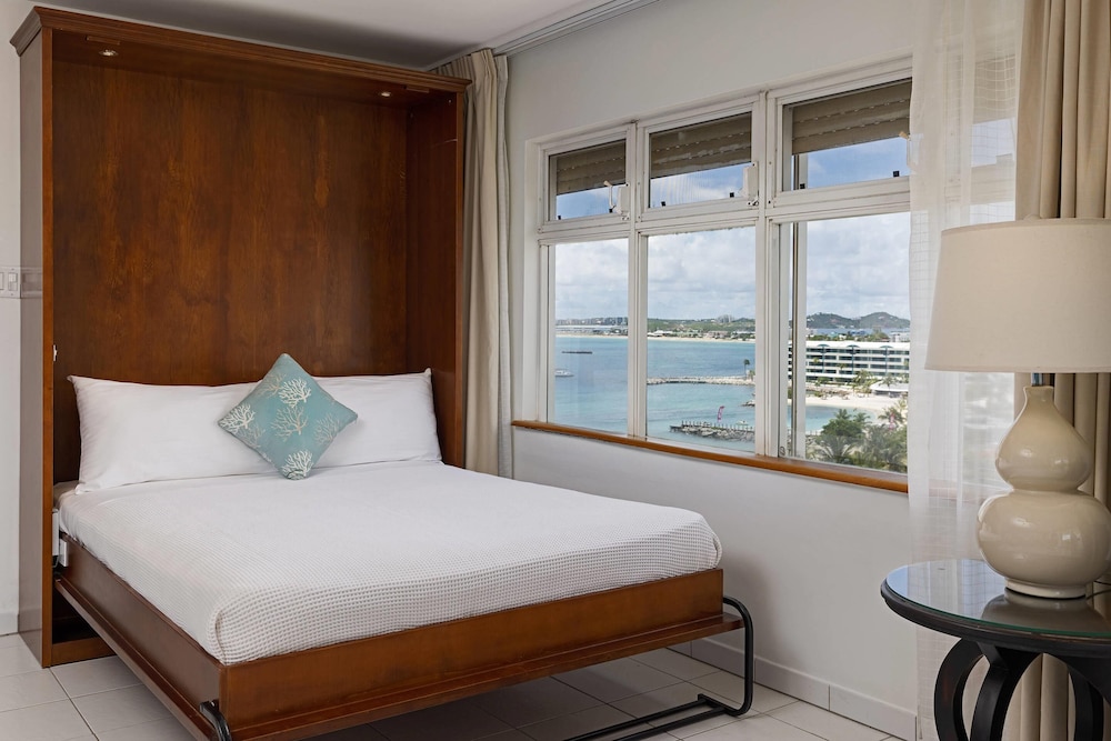 Penthouse Suite, 3 King Beds, Ocean Front, Sofa، Atrium Beach Resort And Spa St Maarten A Ramada By Wyndham 3/5