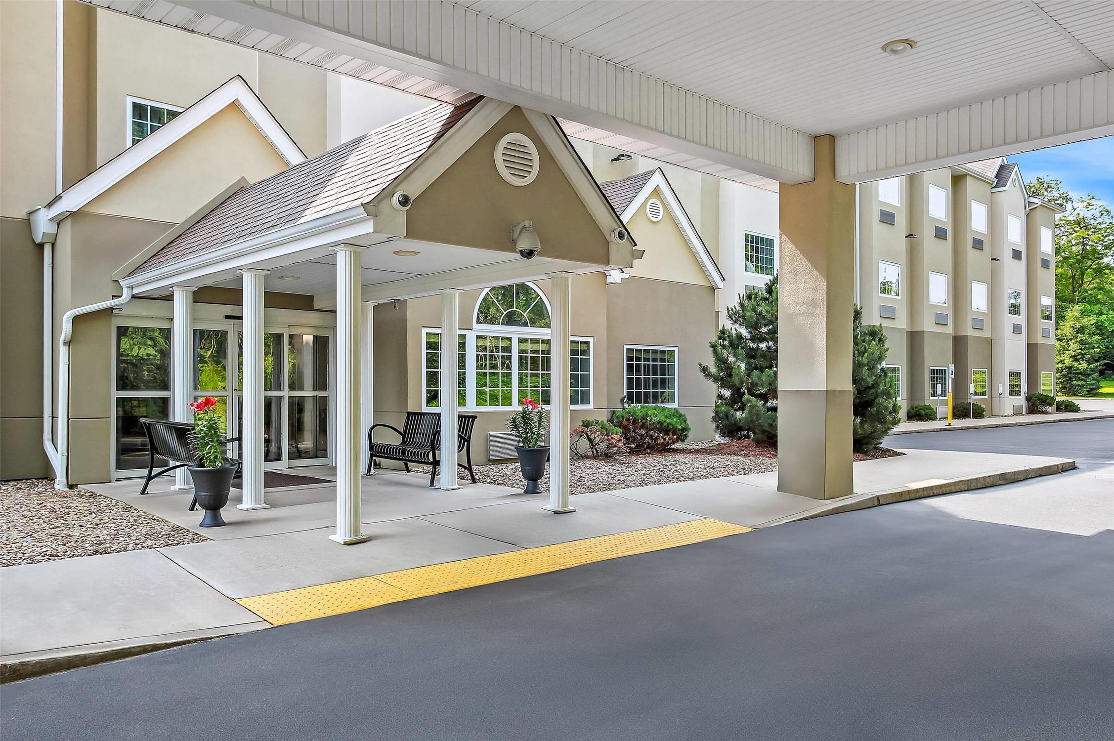 Quality Inn & Suites Washington PA 31/32