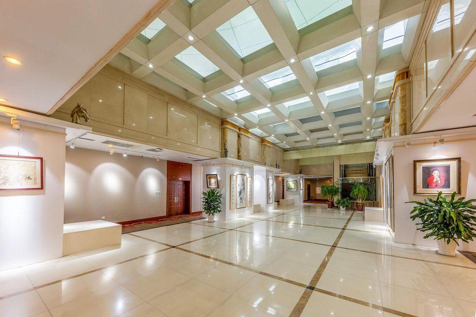 Rezen Hotel (Linyi News Building) 7/25