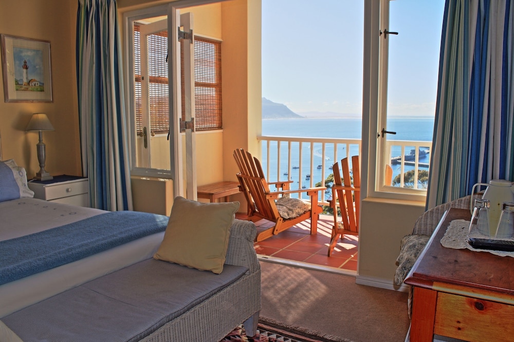 Albatross Guest House 38/68