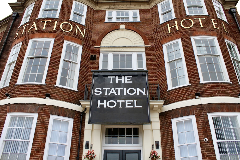 Station Hotel 2/66