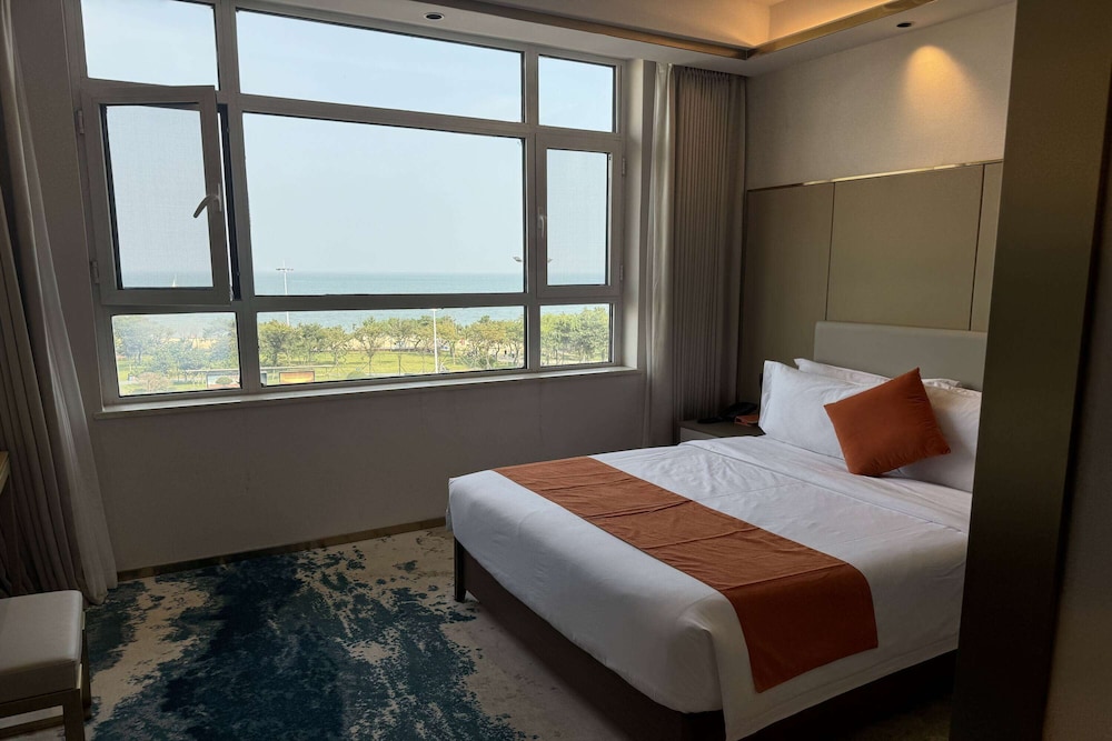 Elegant, King Bed, Sea View