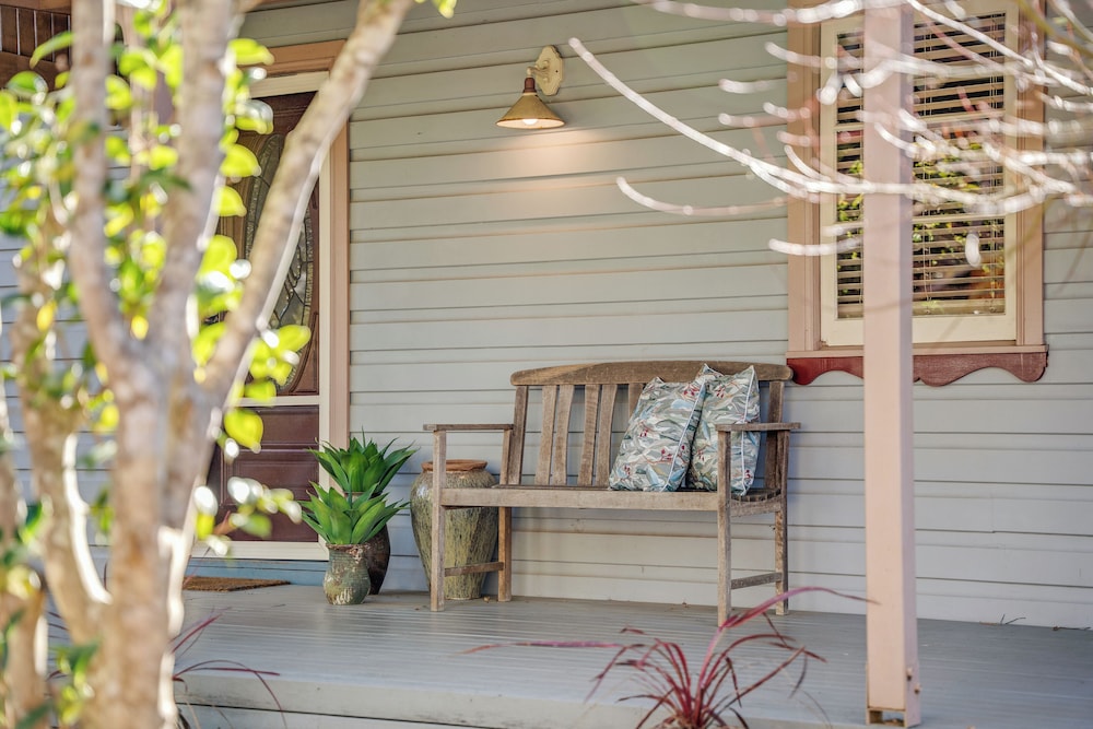 WHISPERING PINES BOUTIQUE ACCOMMODATION 3/50