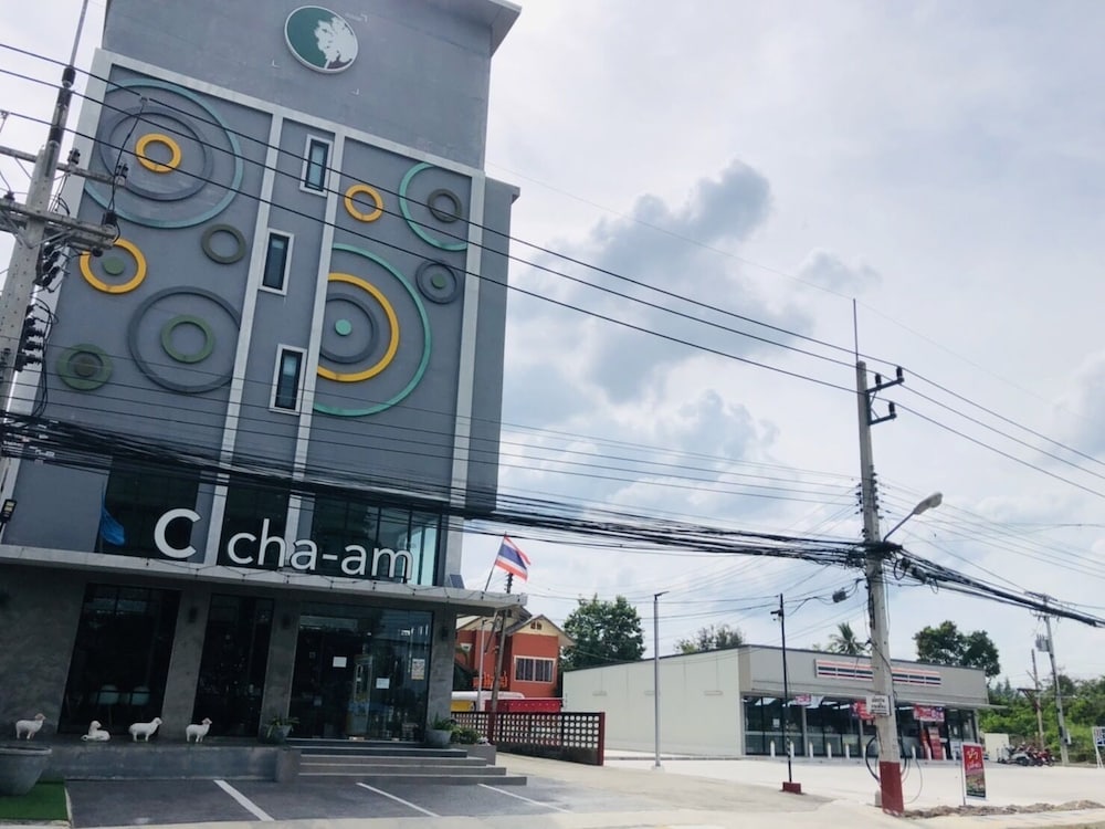 C Cha-Am Hotel 8/68