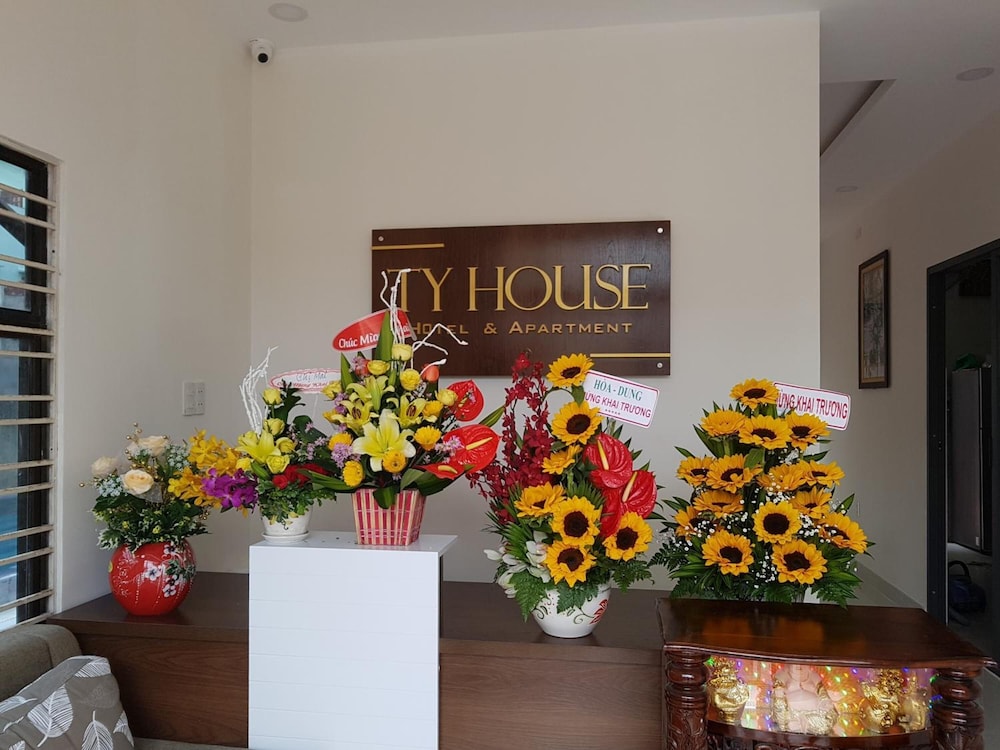 Ty House 39/50