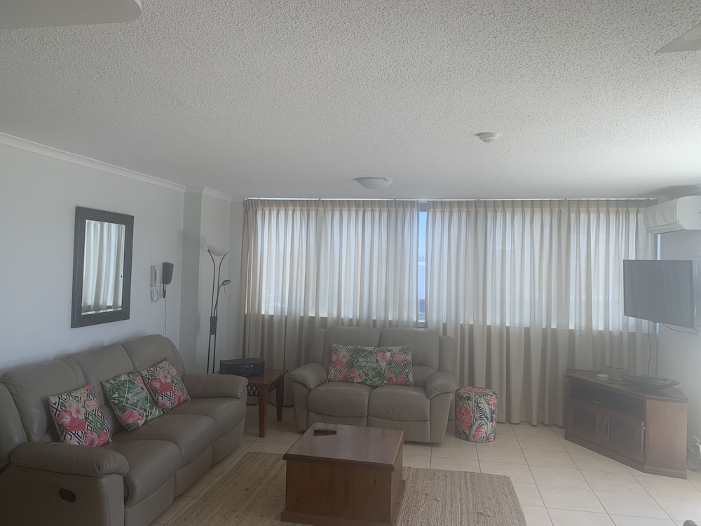 Beachfront Towers 56/80