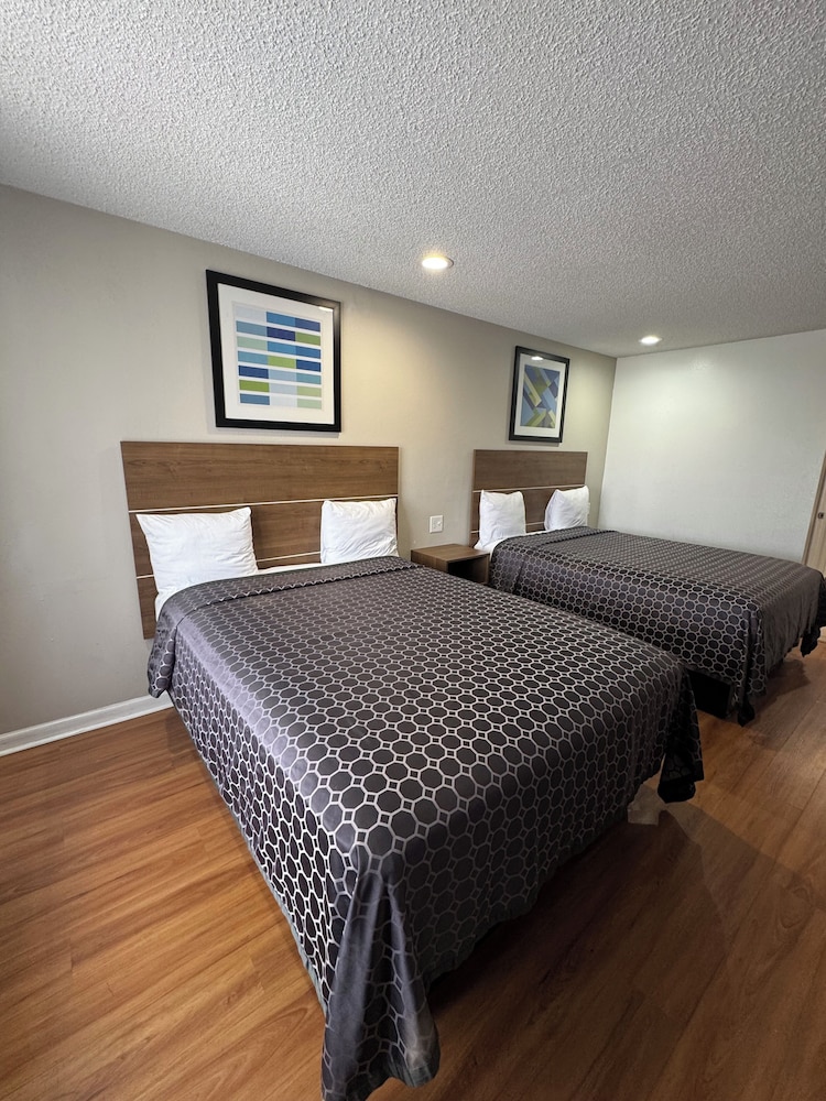 National Inn Garden Grove 31/60