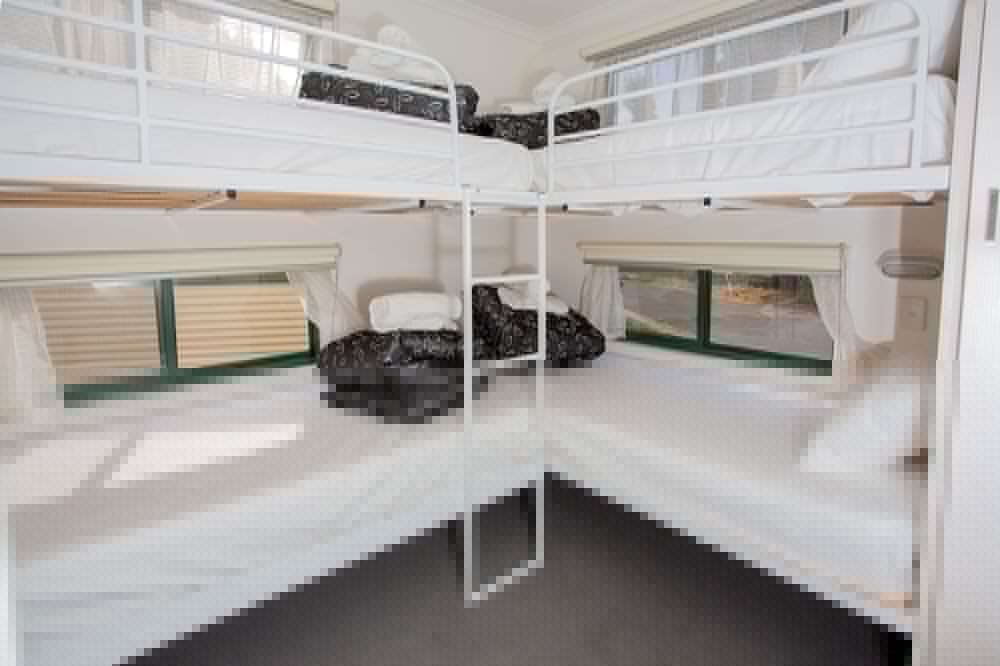 EUREKA STOCKADE HOLIDAY PARK 40/80
