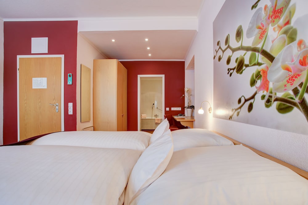 INA Hotel Consul 25/61