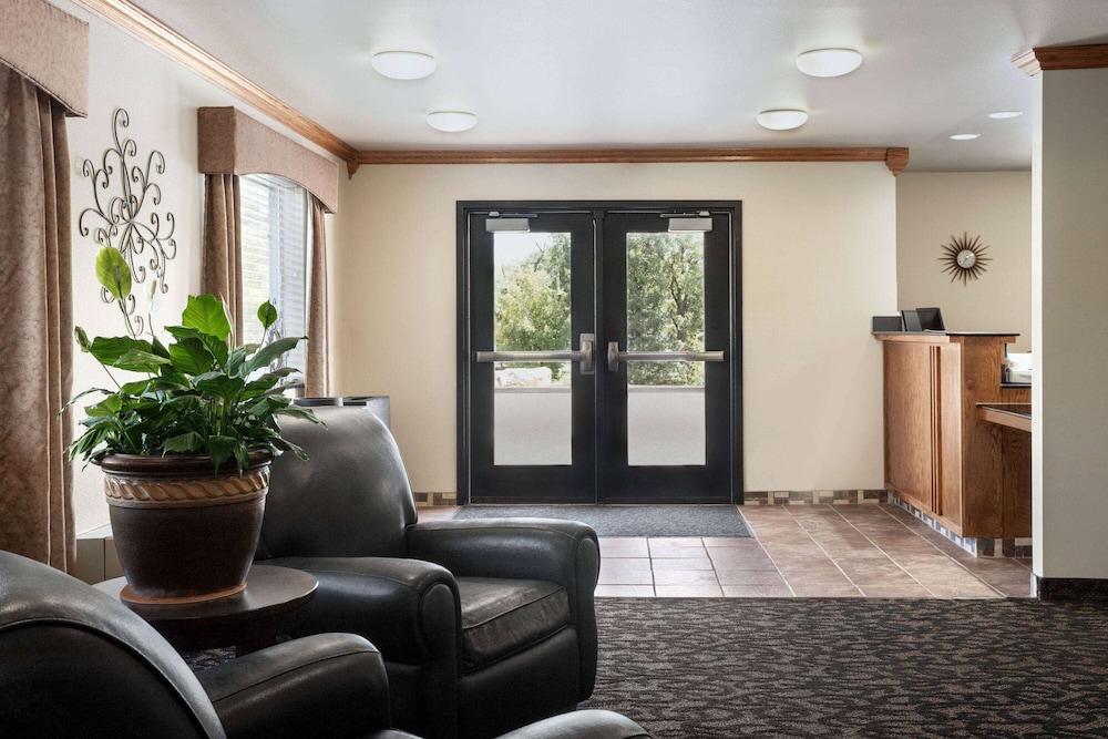 Travelodge By Wyndham Mcalester 18/31