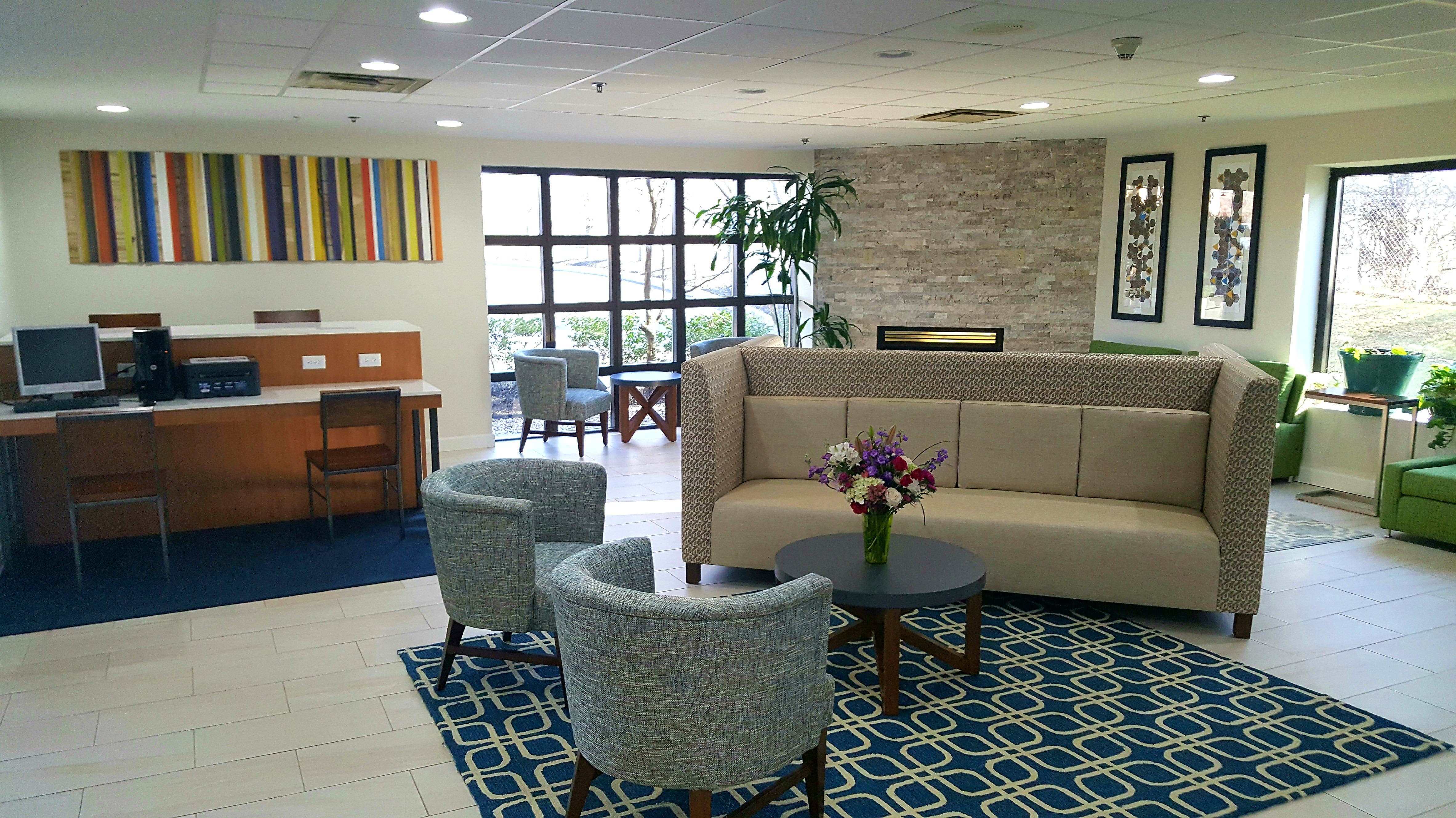 Holiday Inn Express Hotel And Suites Cincinnati Northeast Milford 33/49