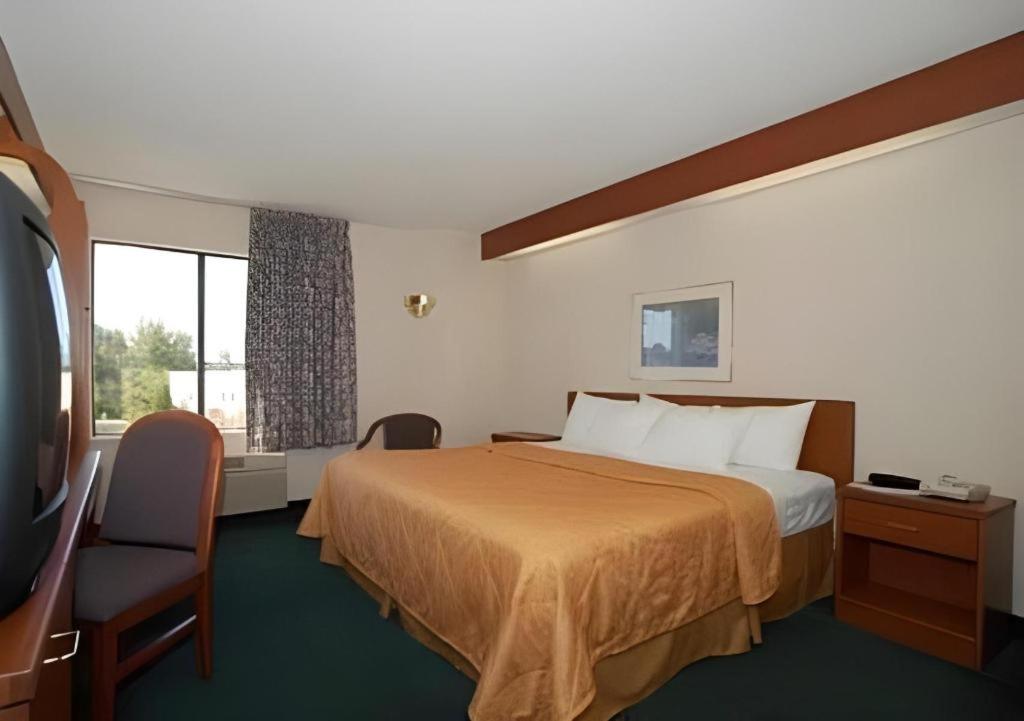 Baymont By Wyndham Mooresville 16/37