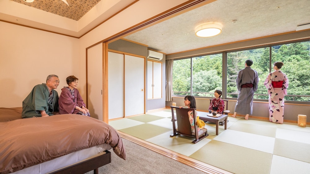 JAPANESE WESTERN, SUPERIOR, NO BATHROOM