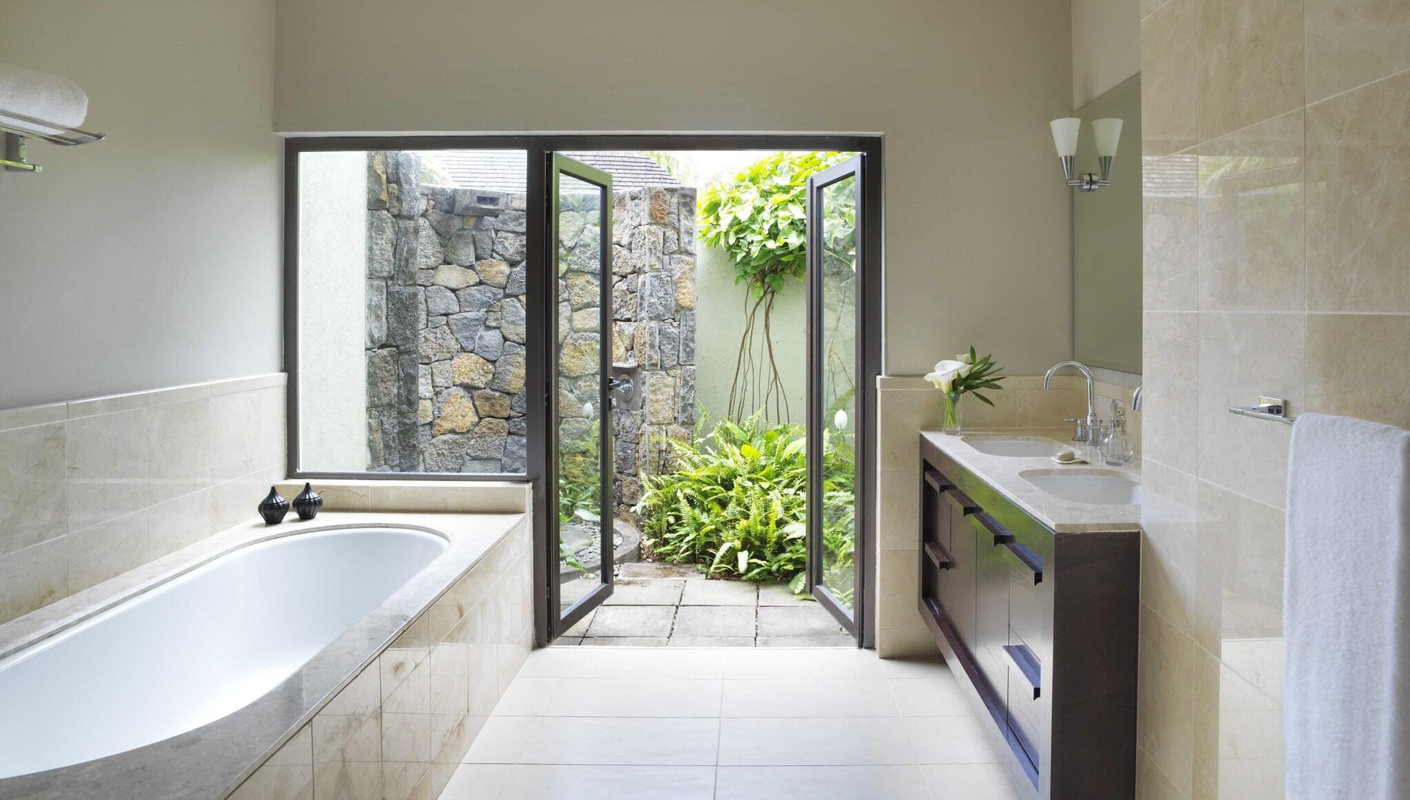 2 Bedrooms, Garden, Residence, Villa