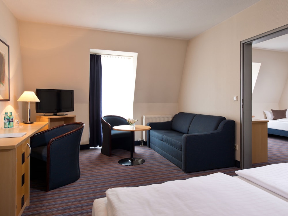 ACHAT Hotel Dresden Elbufer 35/71