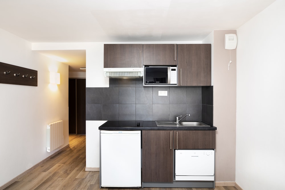 SOWELL RESIDENCES Cret Voland 3/50