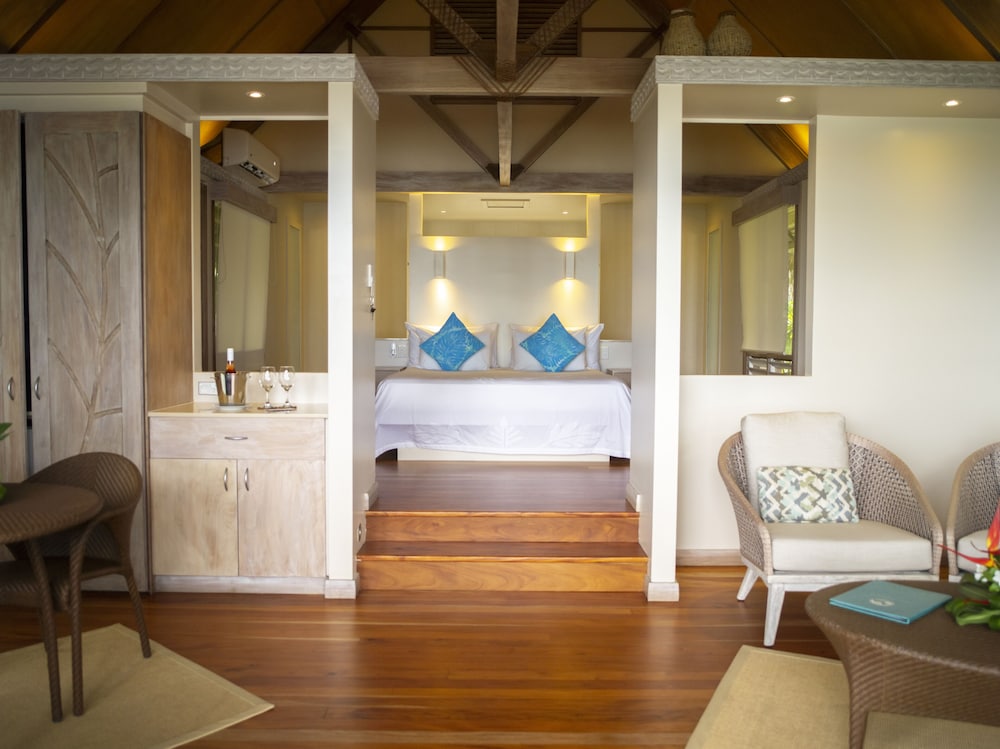 Little Polynesian Resort 24/64