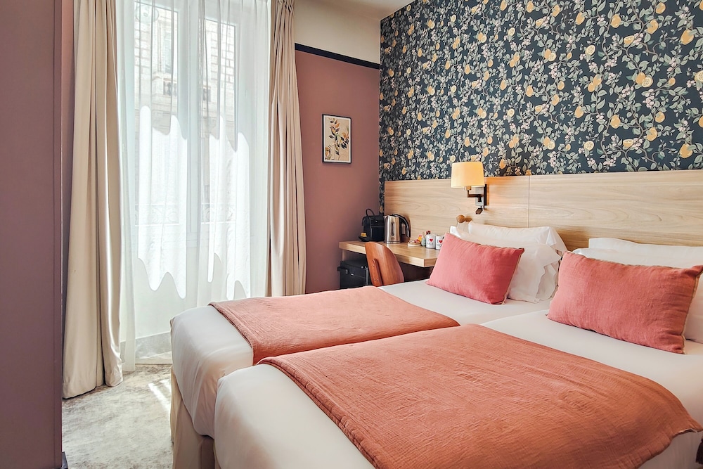 Petite, Double Bed، 1 MED HOTEL 6/10