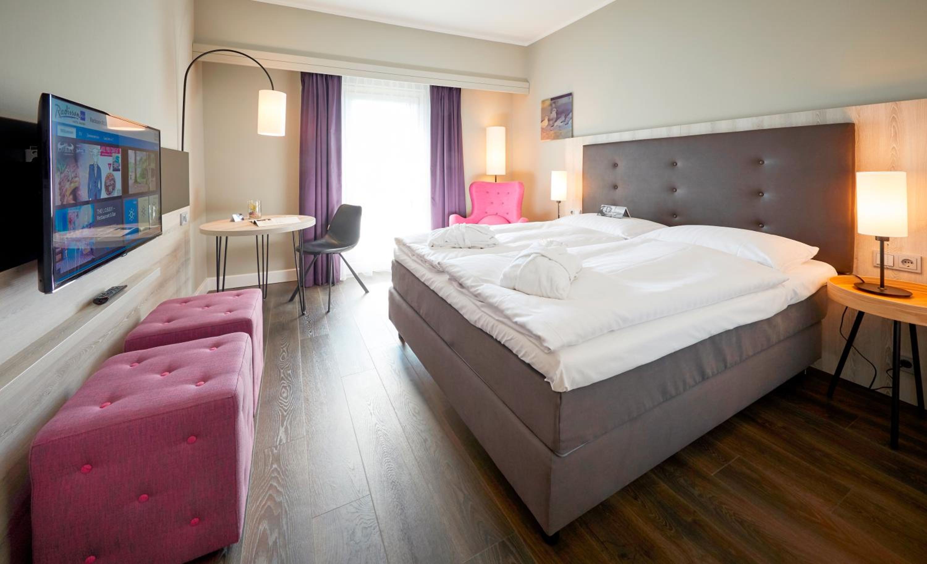 Standard, Single Bed, Atrium View