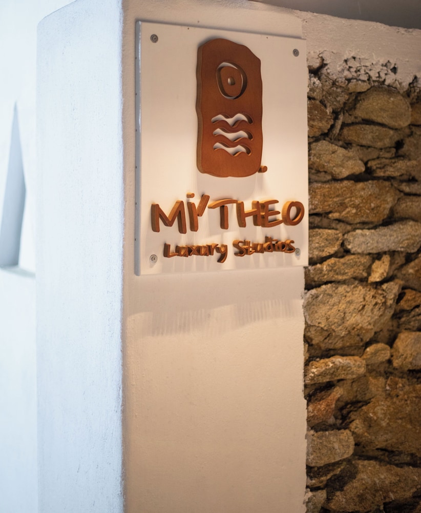 Mytheo Luxury Studios 21/50