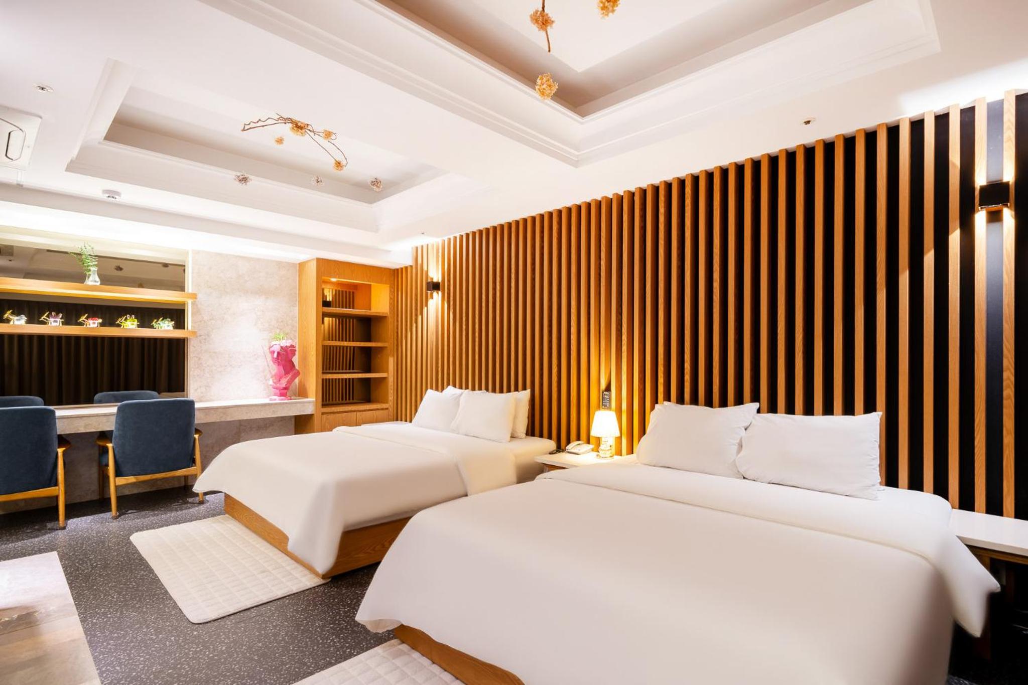 2 Bedrooms, Suite