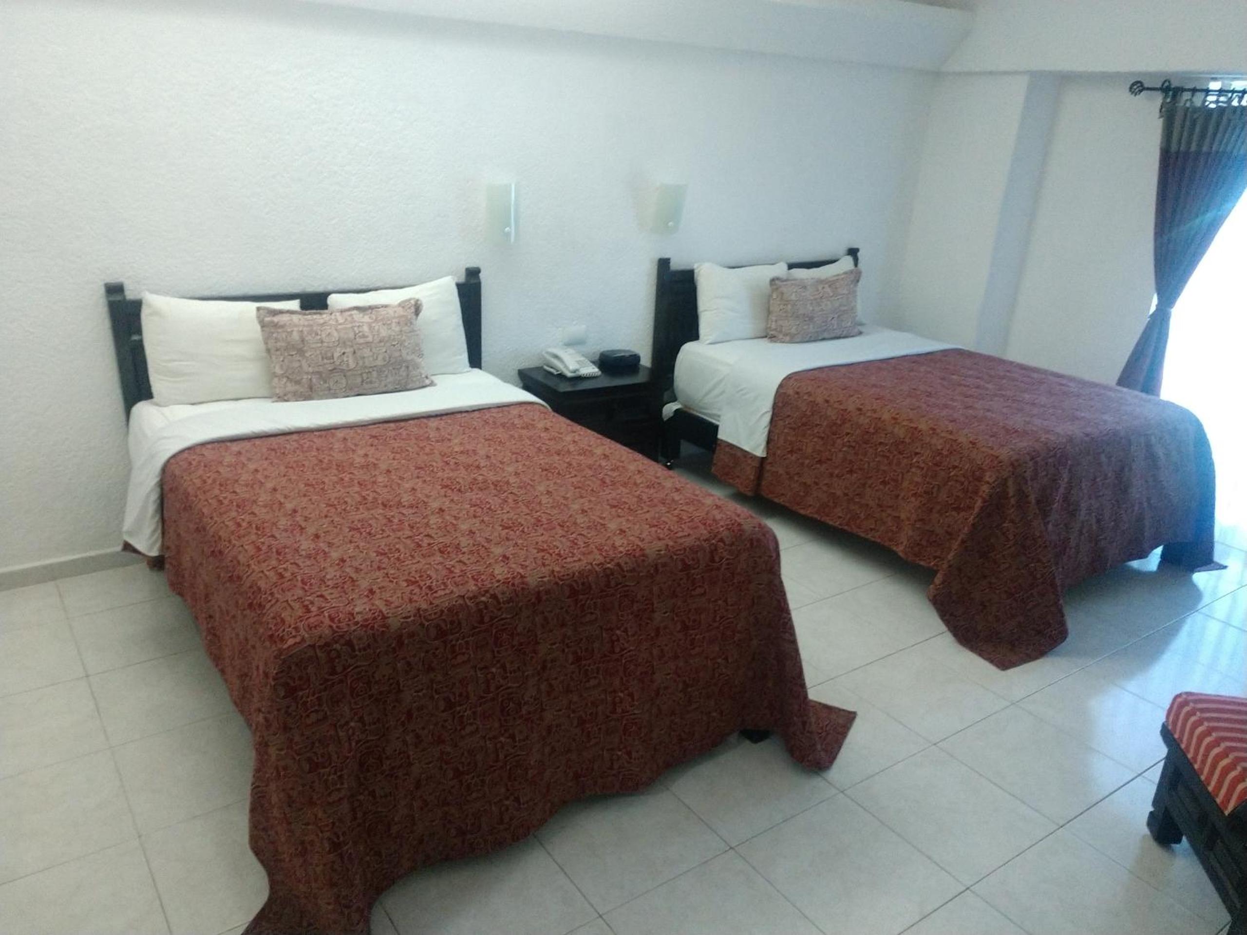 Standard, 2 Double Beds