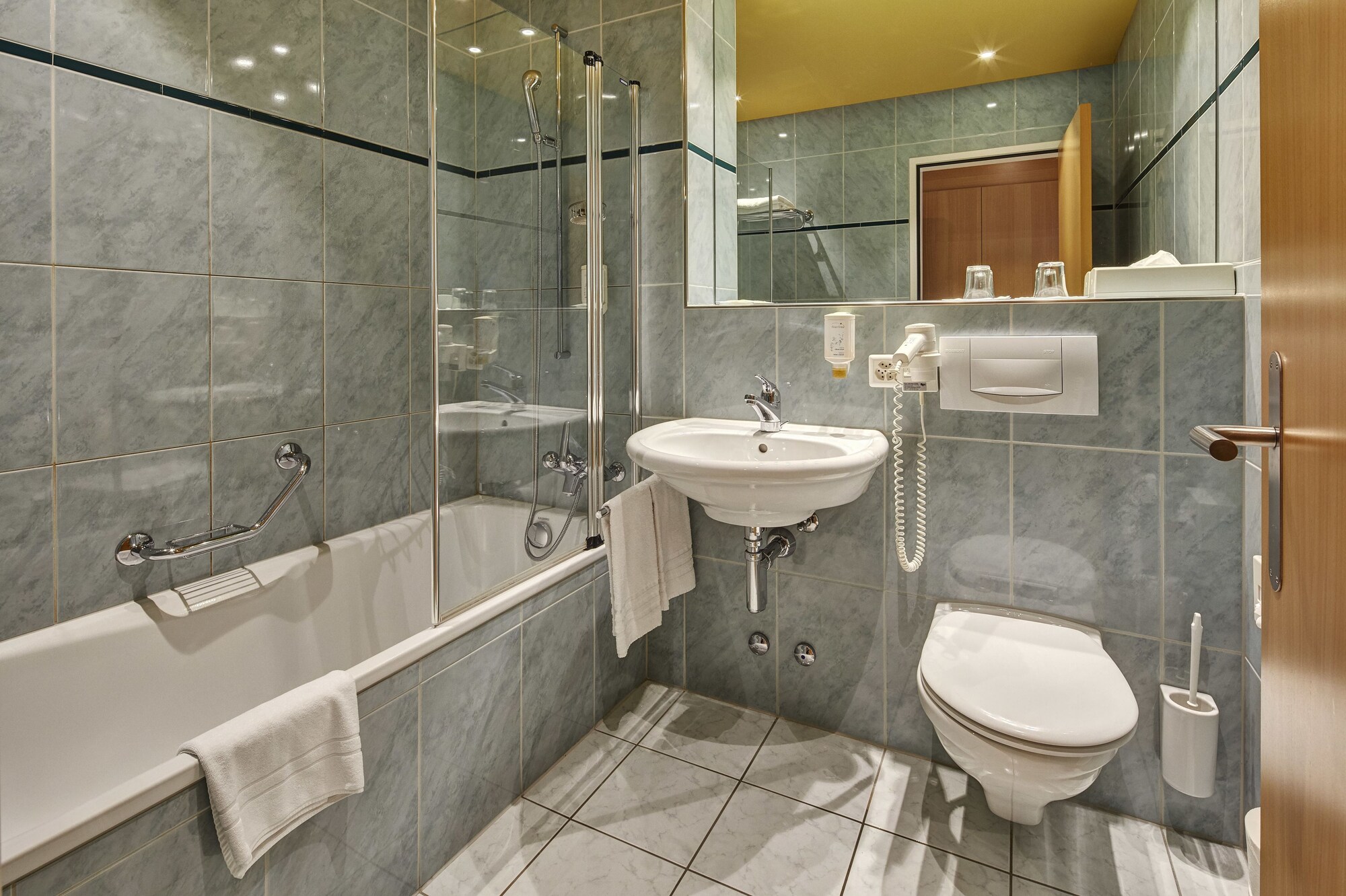 غرفة اقتصادية بسريرين منفصلين، Hotel Berchtold 4/5