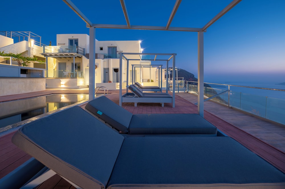 Gizis Cliffside Suites 6/50
