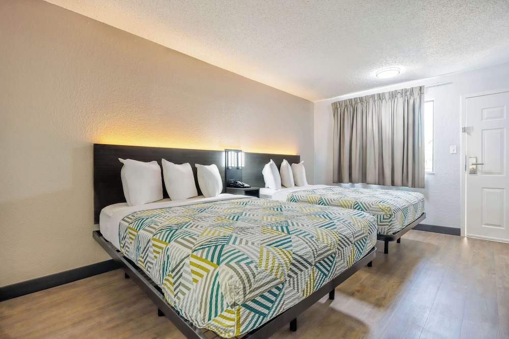 Motel6 Fort Worth, TX - East 32/45