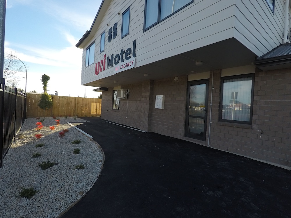 Uni Motel 43/45