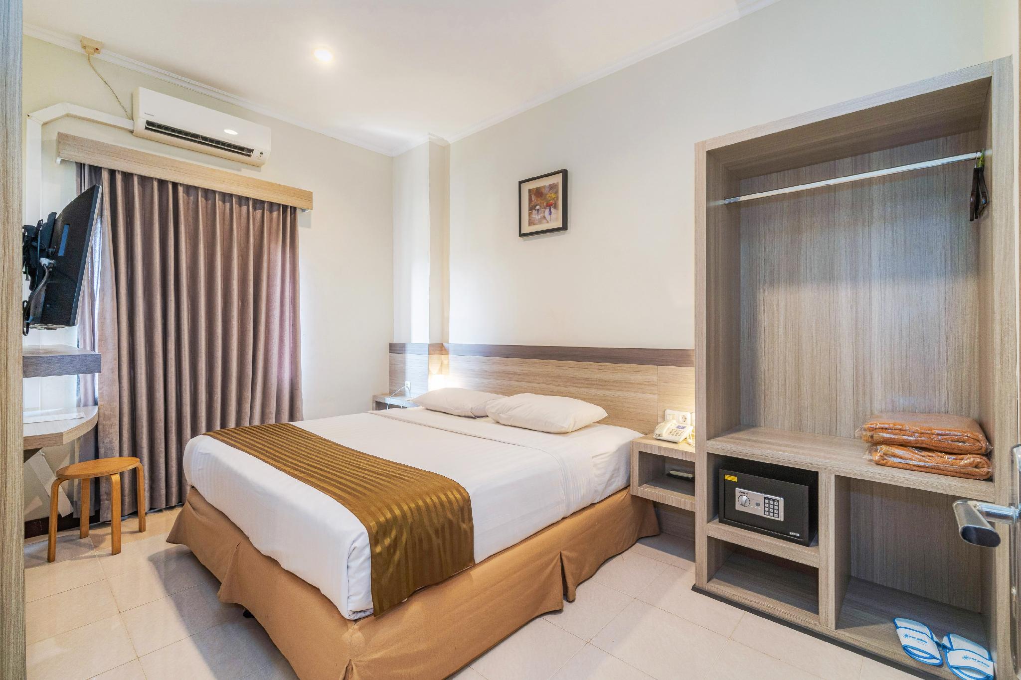 Deluxe, Queen Bed