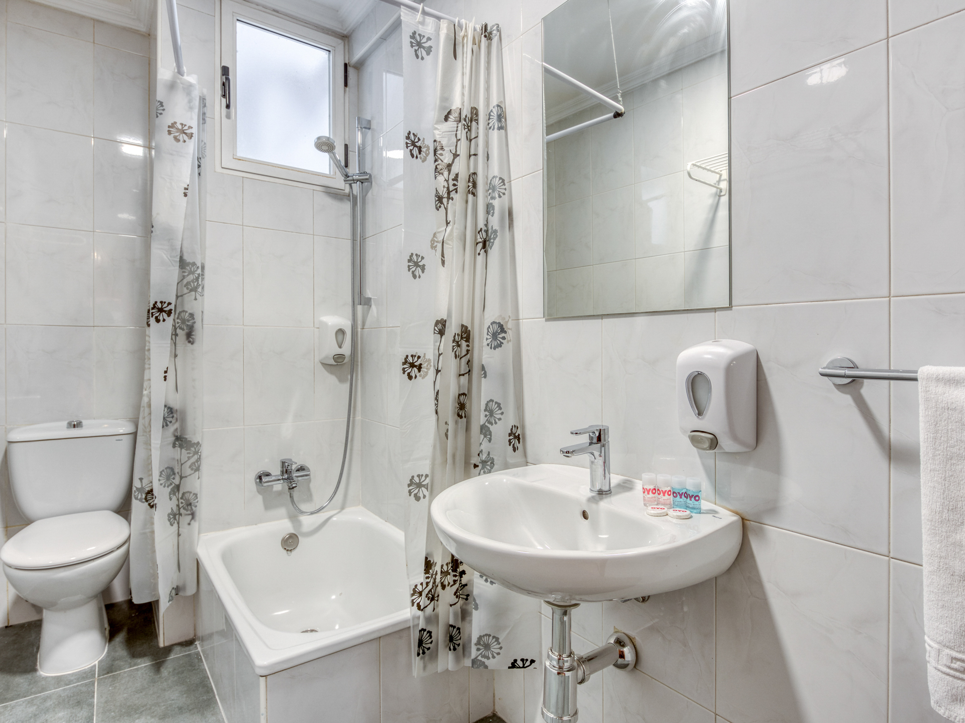 Hostal Uria 26/28