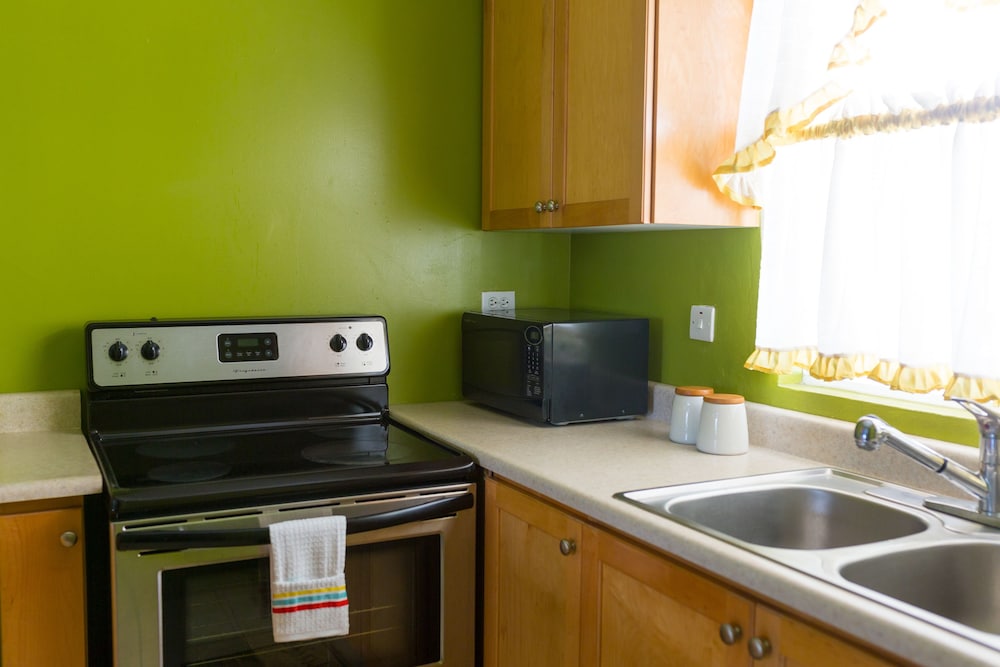 New Kingston Apt At Wellington Cove 24/27